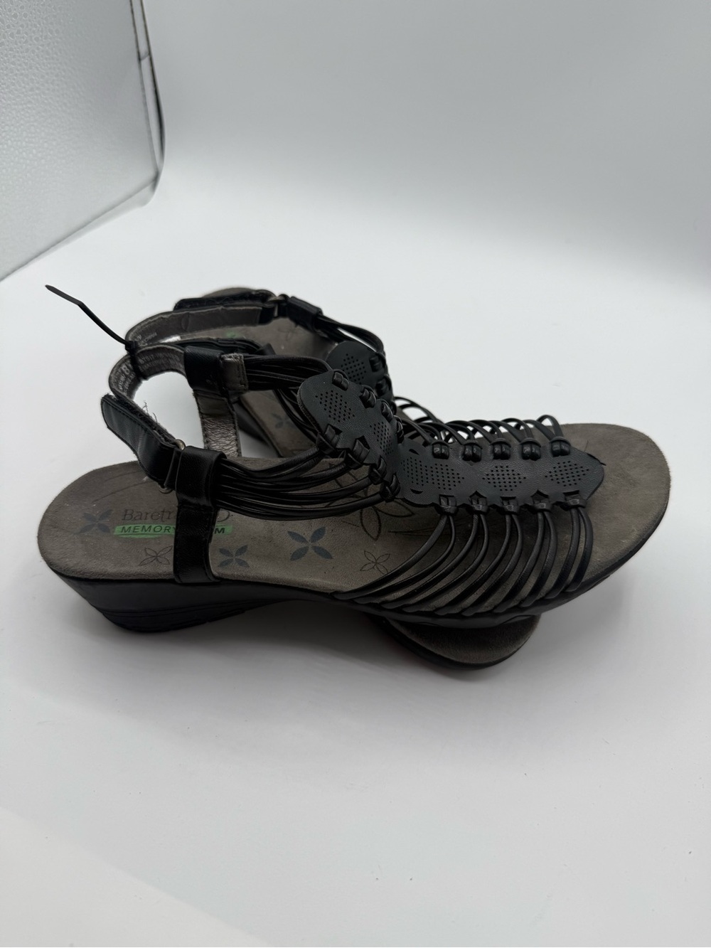 Baretraps Haydin Women’s Black Strappy Sandals Sz 8M